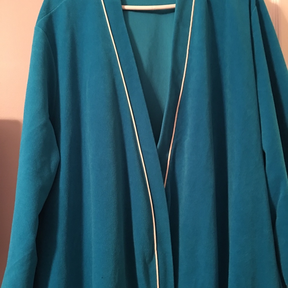 Vanity fair robe